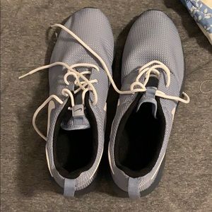 Size 7 nike women shoes never worn